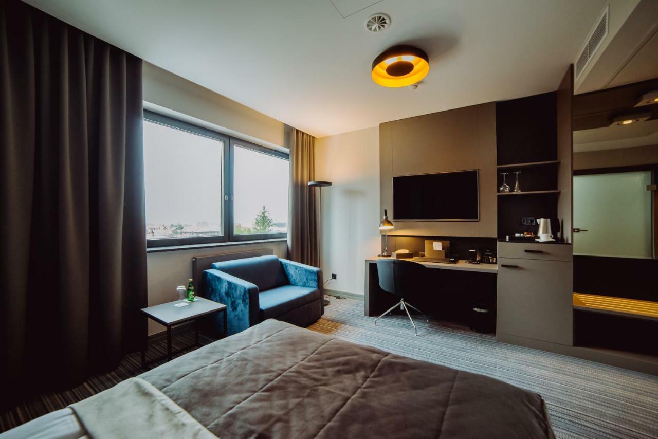 Hotel Evva Tarnobrzeg Esterno foto