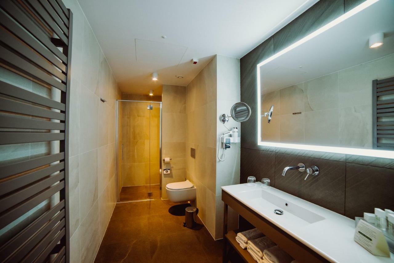 Hotel Evva Tarnobrzeg Esterno foto