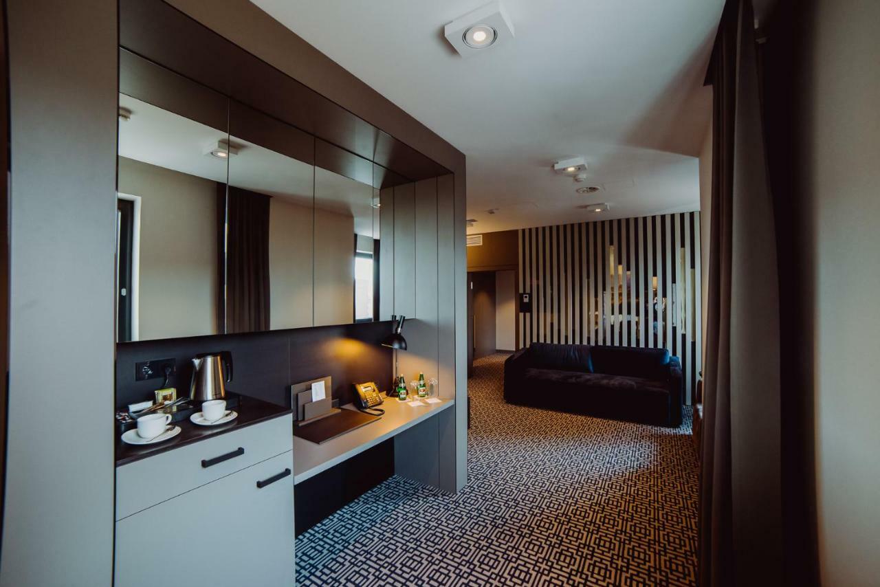 Hotel Evva Tarnobrzeg Esterno foto