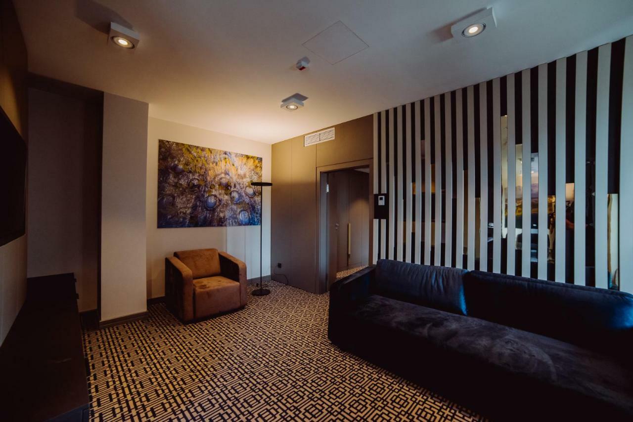 Hotel Evva Tarnobrzeg Esterno foto
