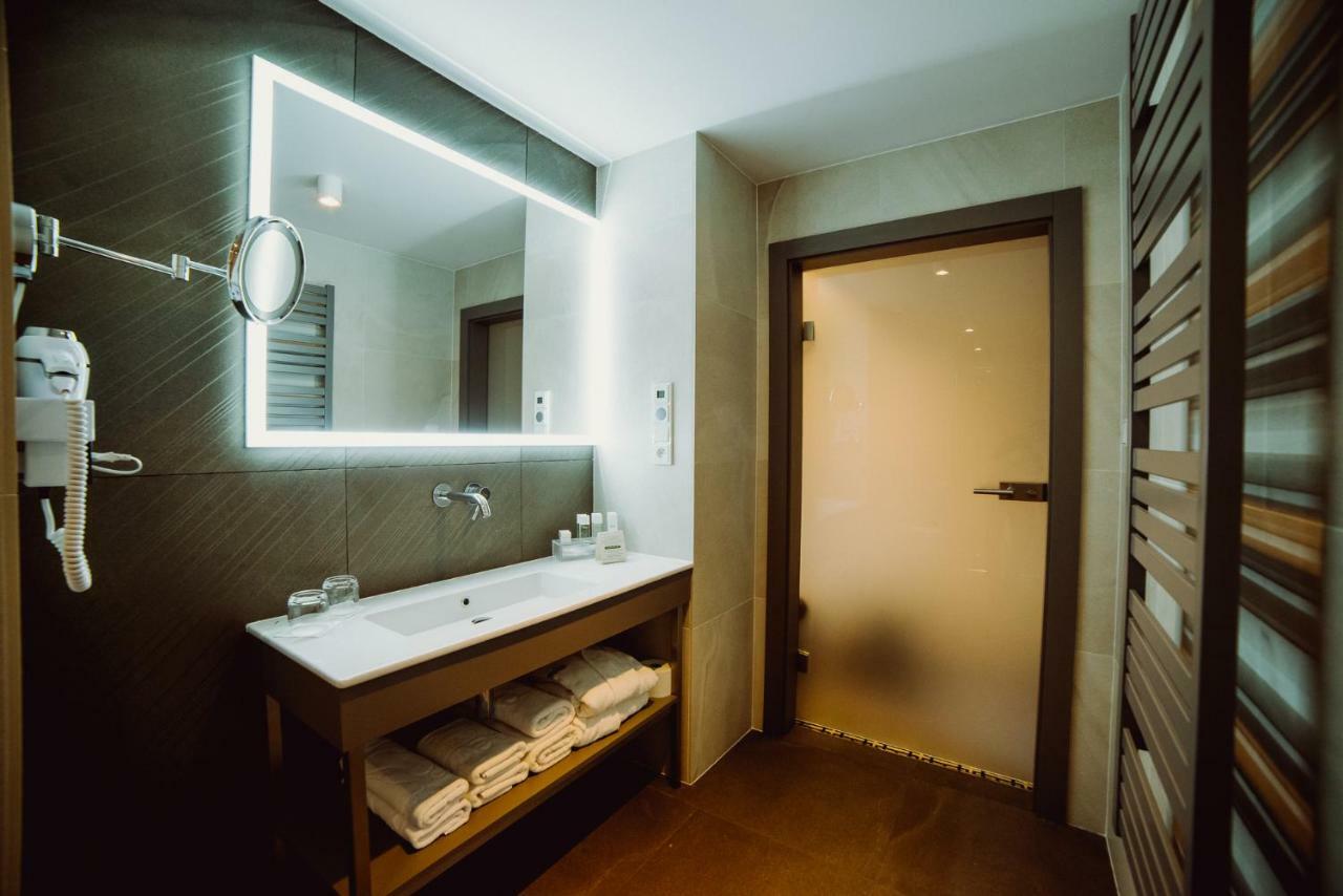 Hotel Evva Tarnobrzeg Esterno foto