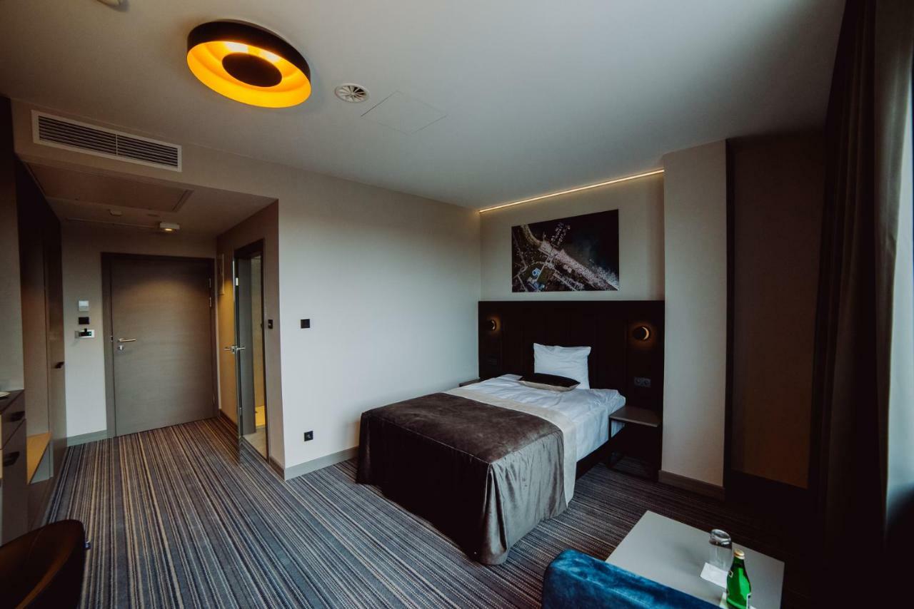 Hotel Evva Tarnobrzeg Esterno foto